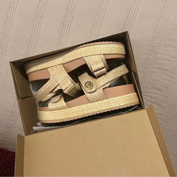 a new day Tan Women's Tanner Sandals Beach Vacation - Picture 2 of 6